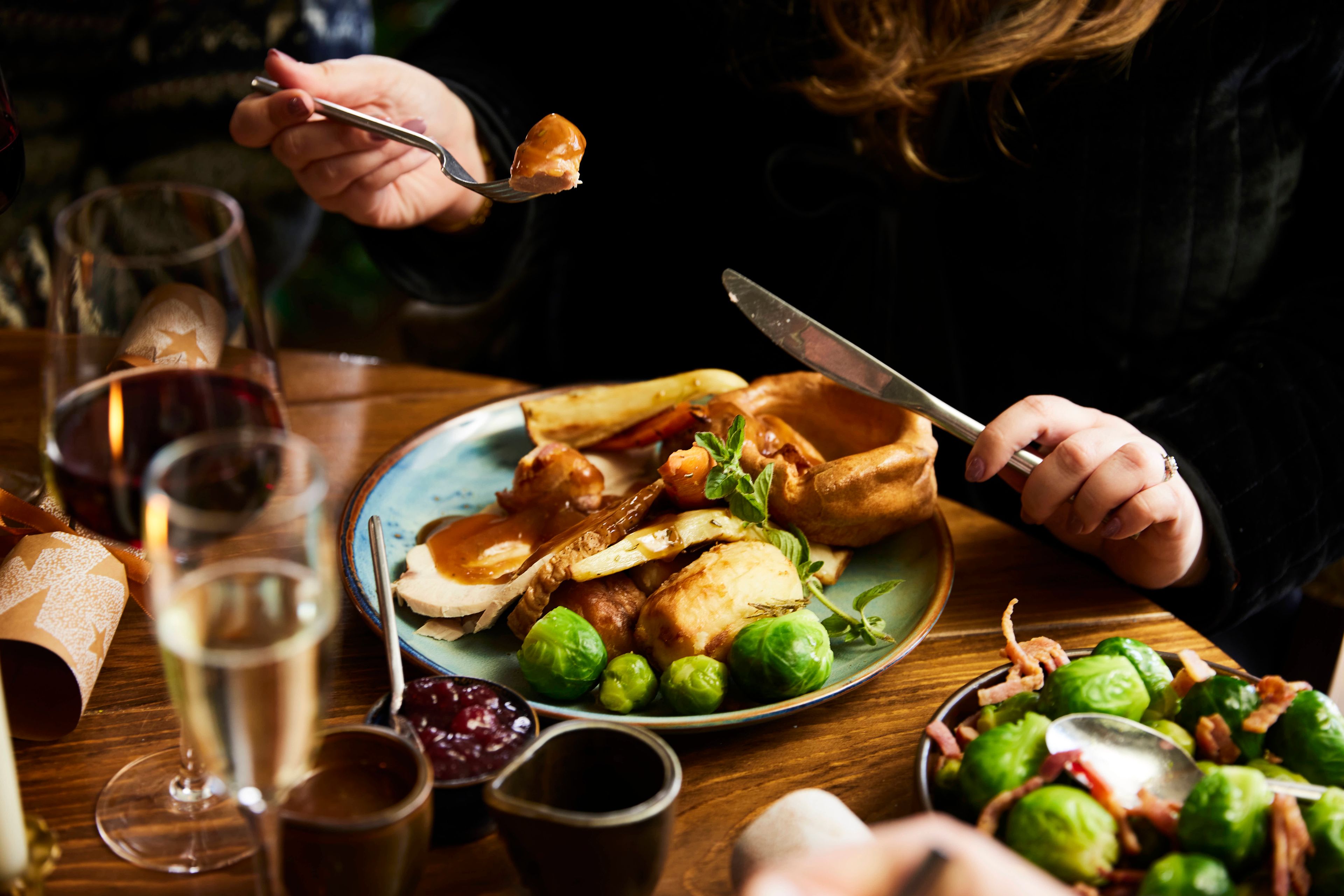 FESTIVE DINING