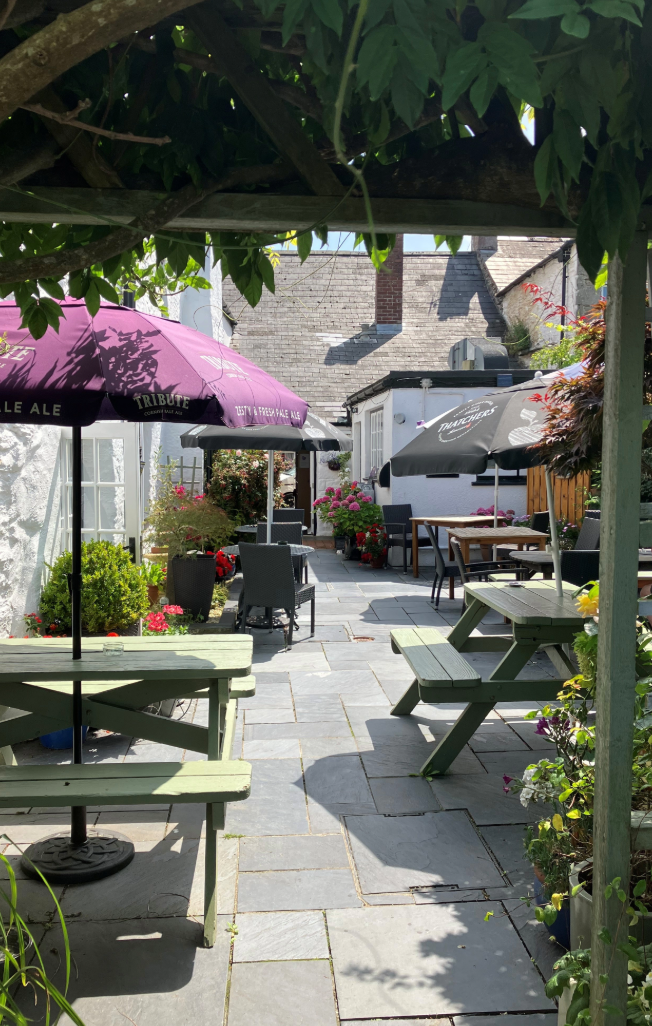 The Kings Arms Tregony Beer Garden